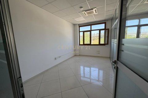 300m2 Bureau à Agios Athanasios, Limassol,  No. 57172 4