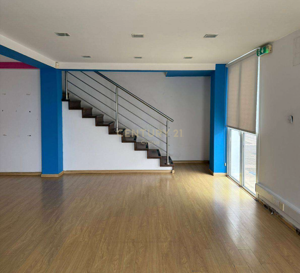 Офис 247м2 в Лимассол, Лимасол, Кипр № 57173
