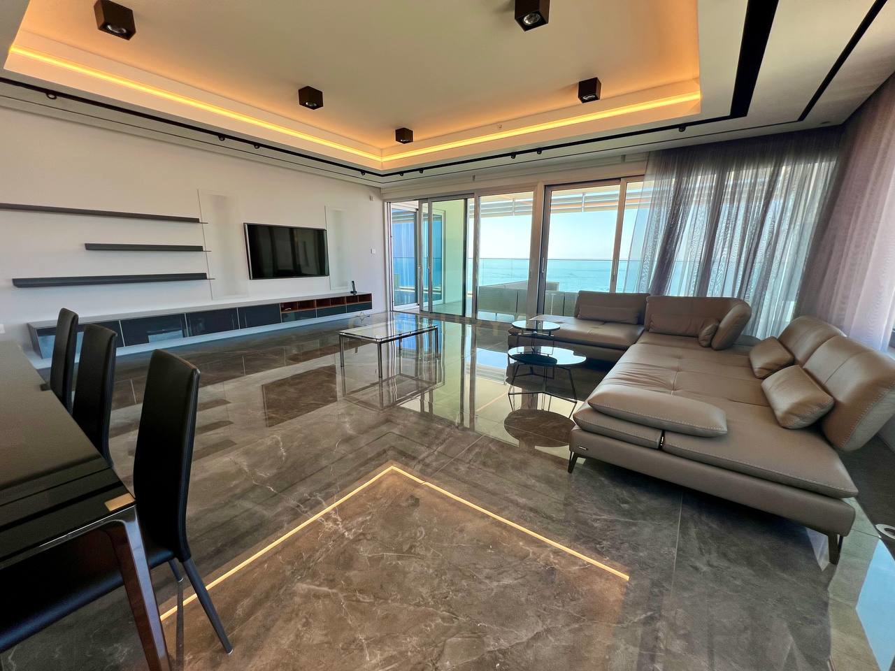 3 bedrooms Apartment in Agios Tychonas, Limassol, Cyprus No. 55480