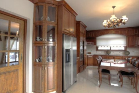 Вилла с 6 спальнями в Лимассол, Лимасол,  № 38266 7