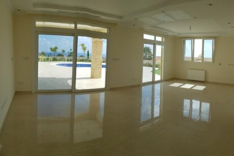4 bedrooms Villa in Paphos,  No. 38269 8