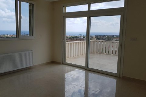 4 bedrooms Villa in Paphos,  No. 38269 7