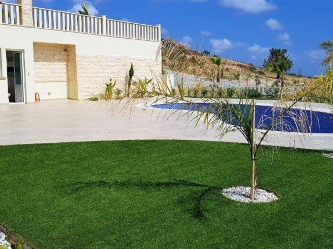 4 bedrooms Villa in Paphos, Cyprus No. 38269