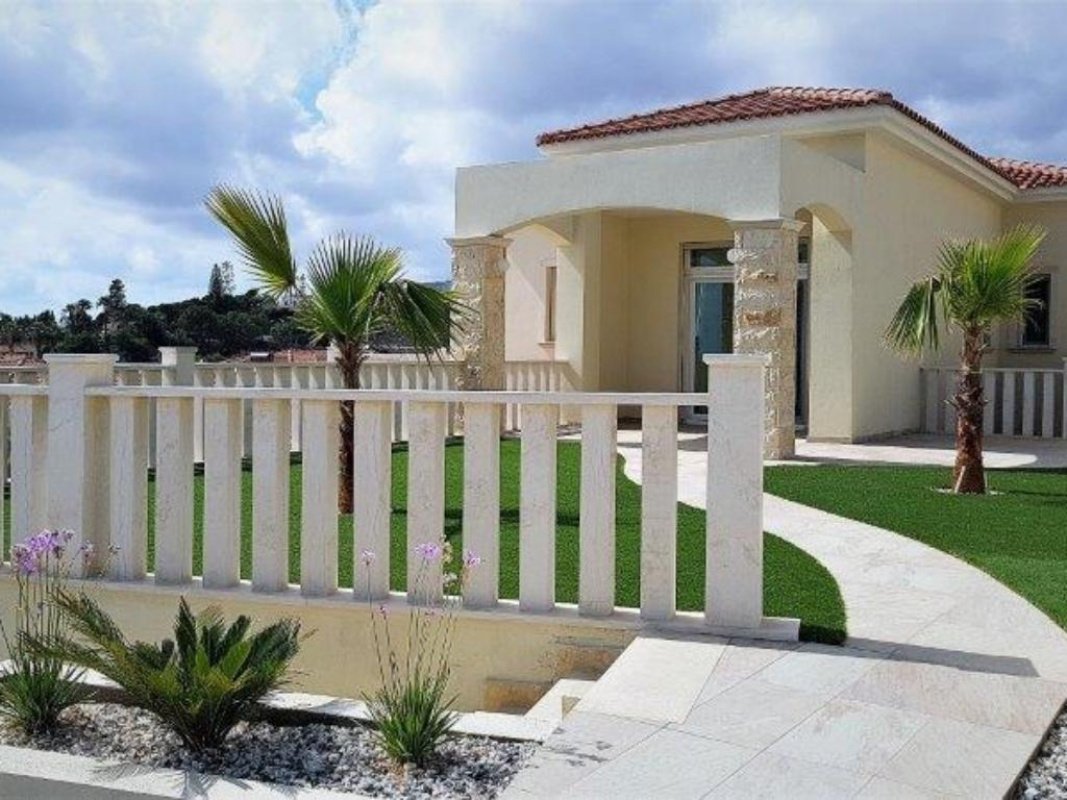 4 bedrooms Villa in Paphos, Cyprus No. 38269
