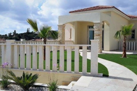 4 bedrooms Villa in Paphos,  No. 38269 15