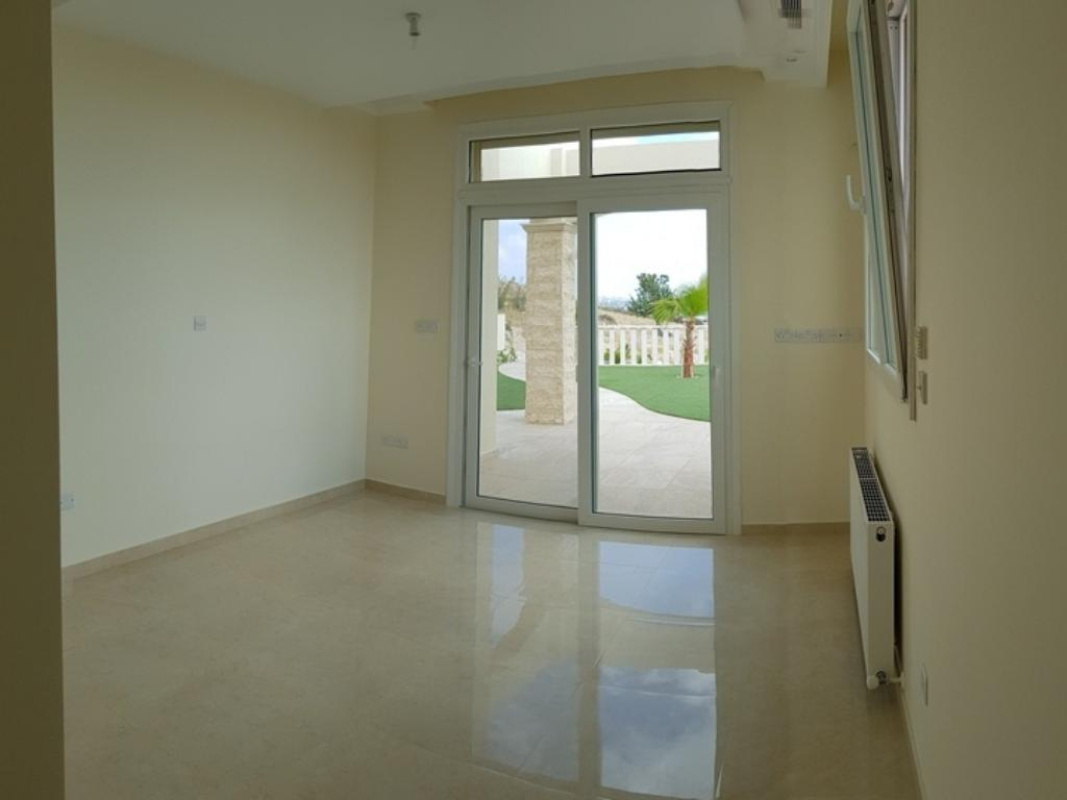 4 bedrooms Villa in Paphos, Cyprus No. 38269
