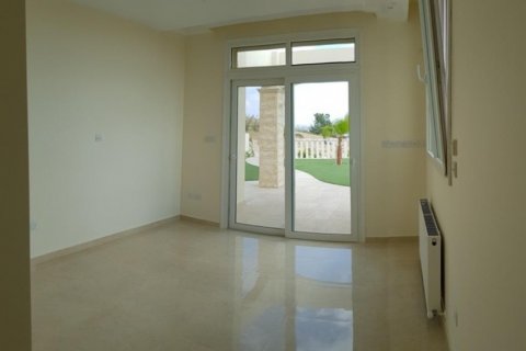 4 bedrooms Villa in Paphos,  No. 38269 9