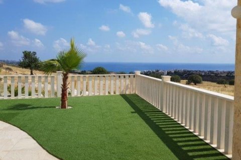 4 bedrooms Villa in Paphos,  No. 38269 13