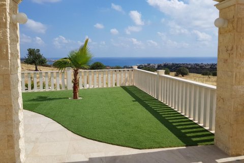 4 bedrooms Villa in Paphos,  No. 38269