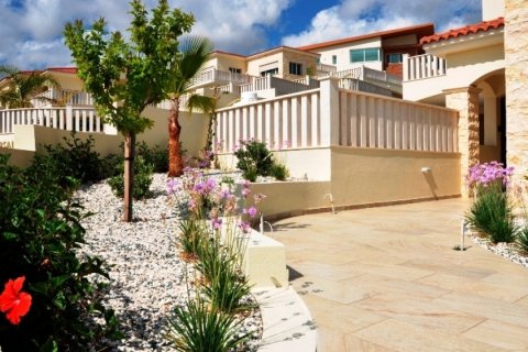 3 bedrooms Villa in Paphos,  No. 38268 3