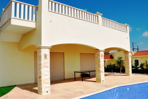 3 bedrooms Villa in Paphos,  No. 38268 4