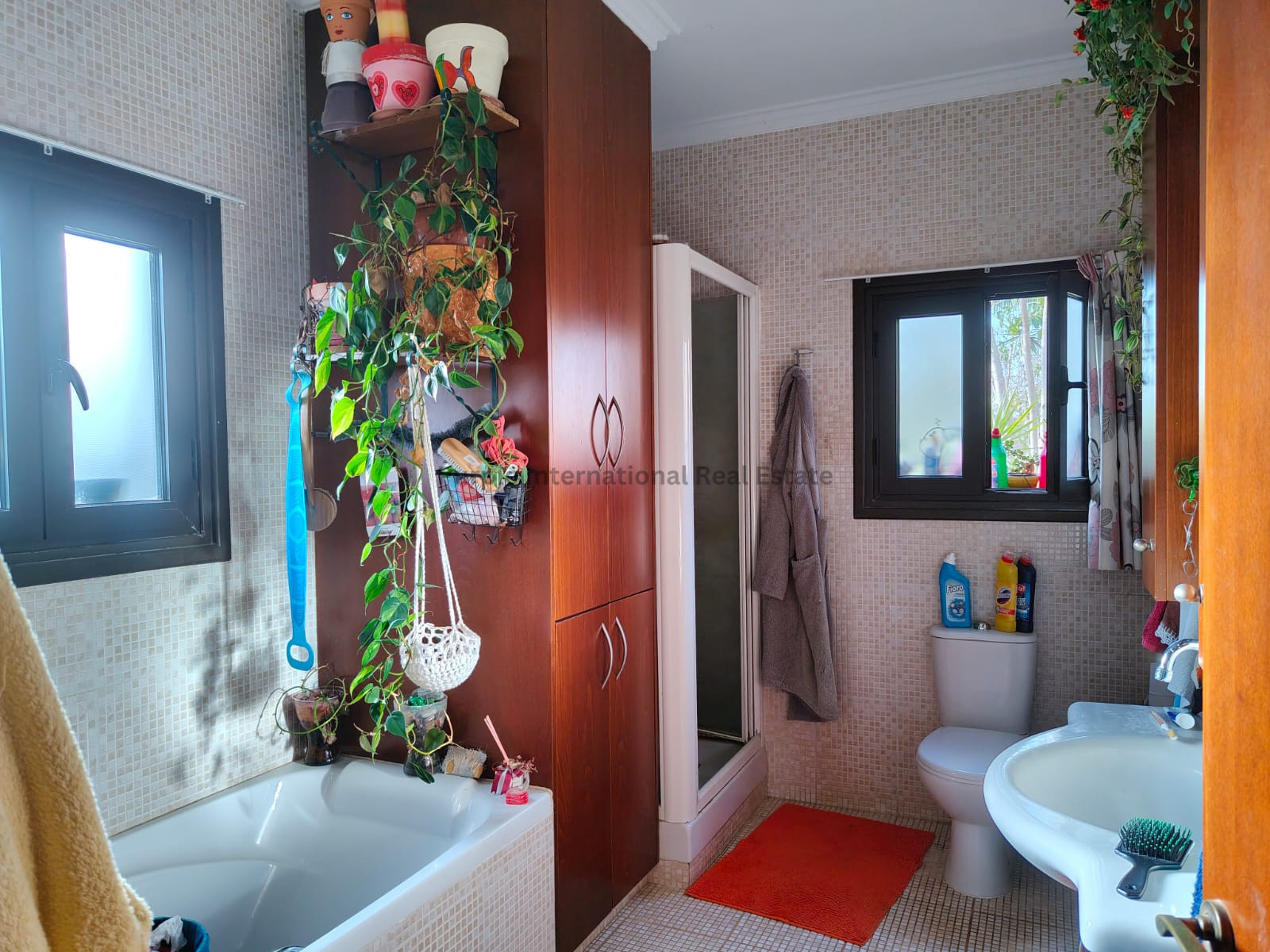 5 bedrooms Bungalow in Ormideia, Larnaka, Cyprus No. 52127