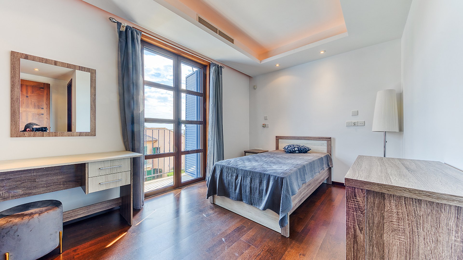 3 bedrooms Apartment in Limassol, Cyprus No. 28609