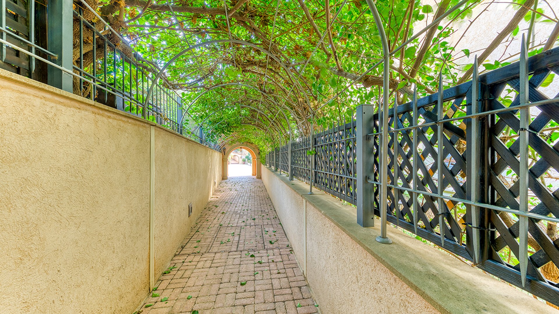 3 bedrooms Apartment in Limassol, Cyprus No. 28609