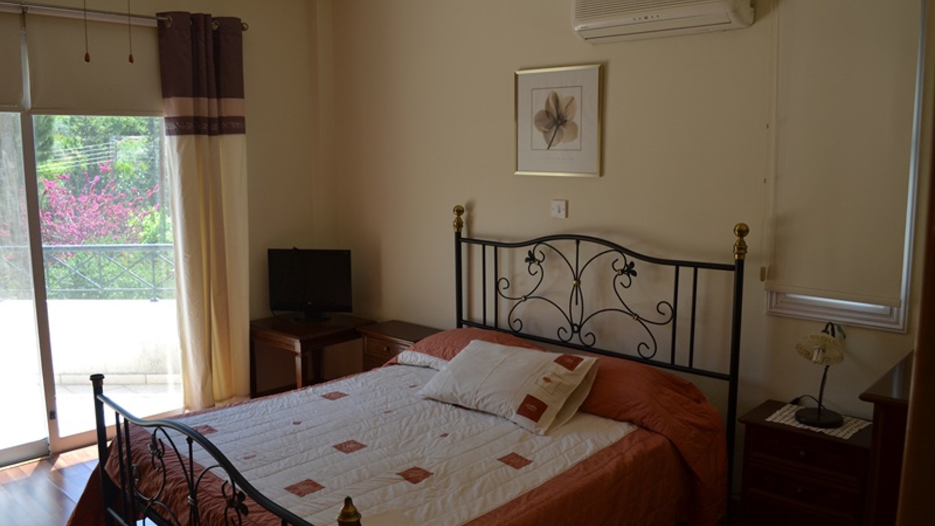 4 bedrooms Villa in Foinikaria, Limassol, Cyprus No. 25837