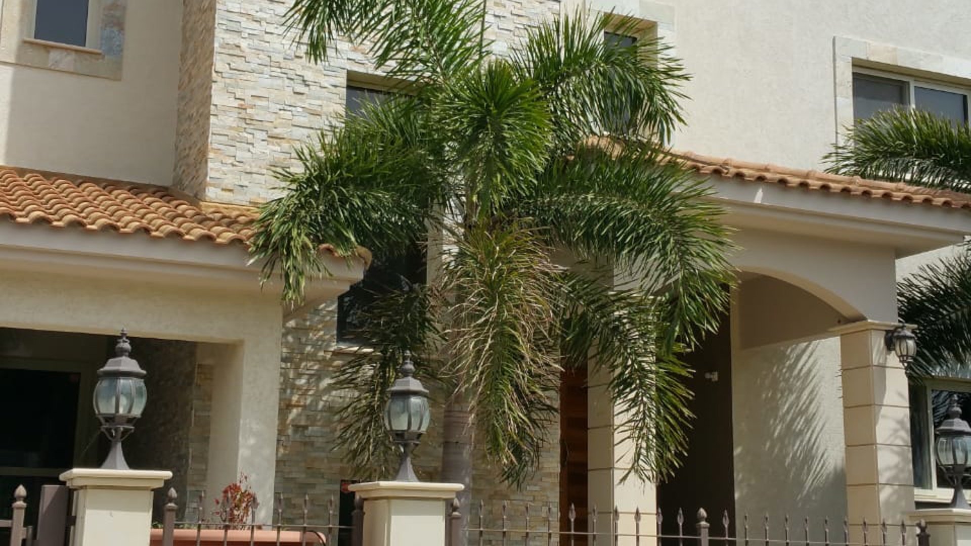 5 bedrooms Villa in Agios Athanasios, Limassol, Cyprus No. 25839