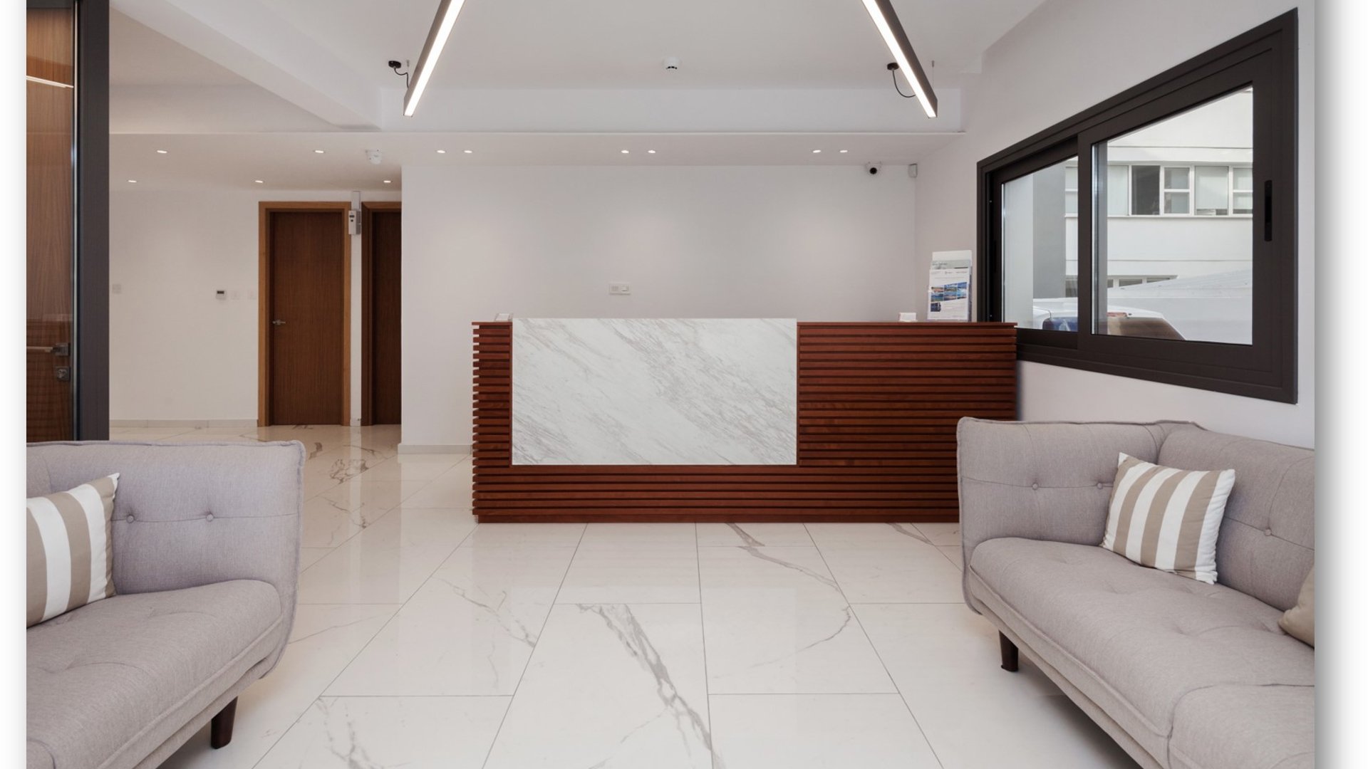 315m2 Building in Limassol, Cyprus No. 26373