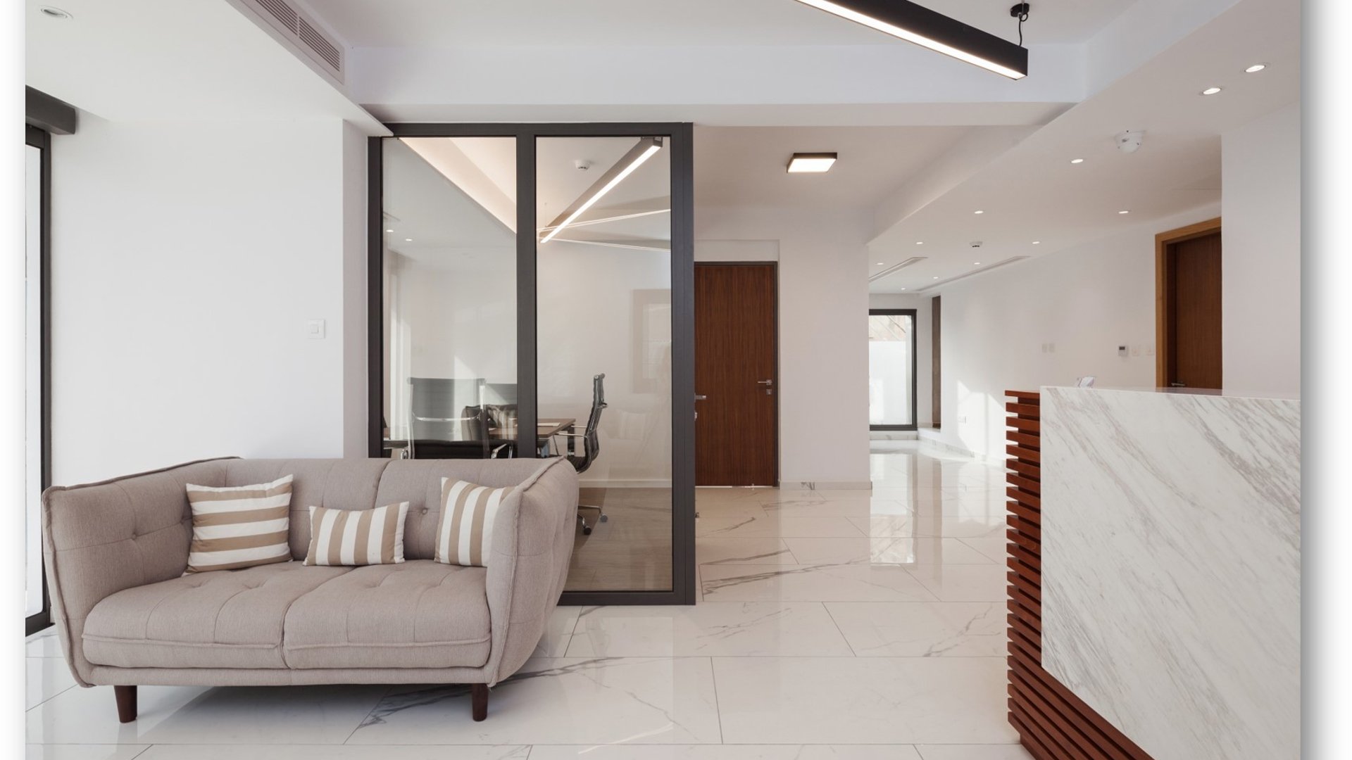 315m2 Building in Limassol, Cyprus No. 26373