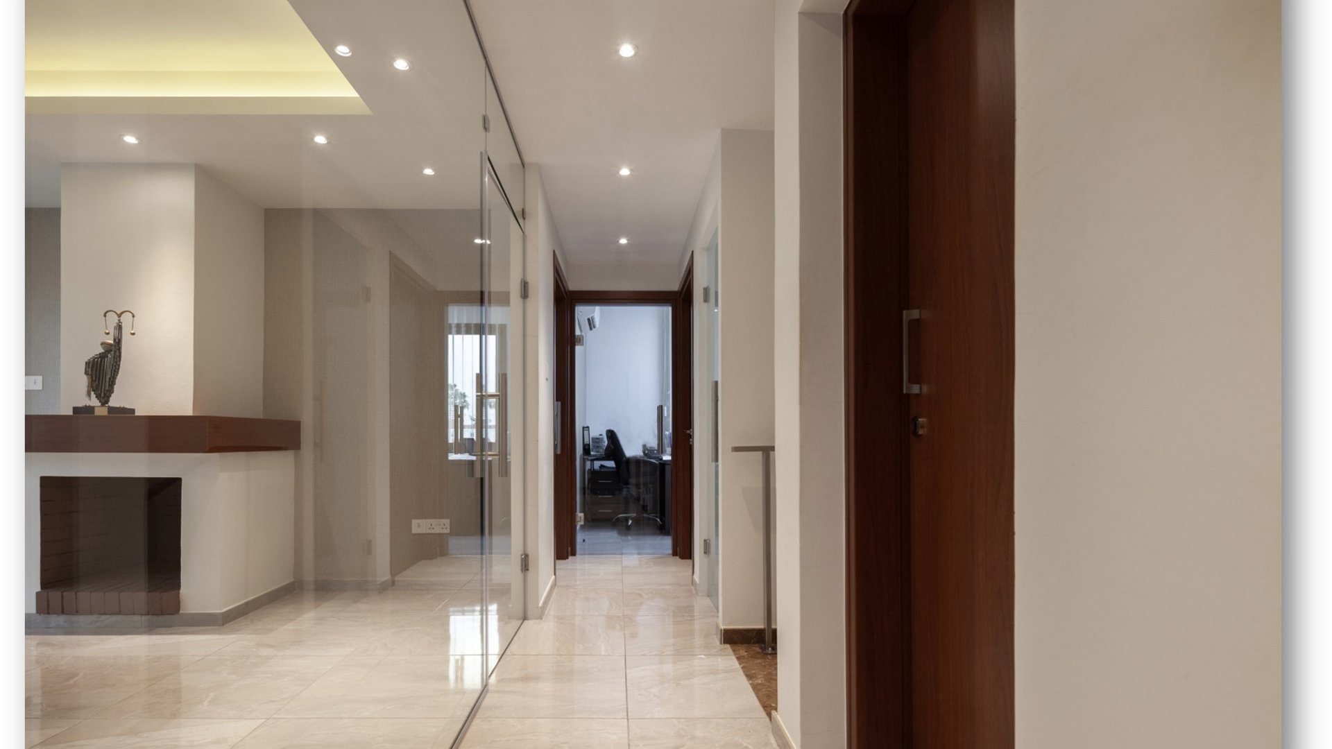 315m2 Building in Limassol, Cyprus No. 26373