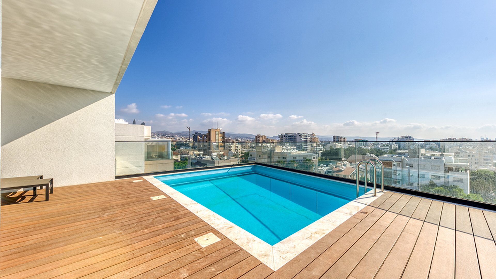 2 bedrooms Penthouse in Limassol, Cyprus No. 28195