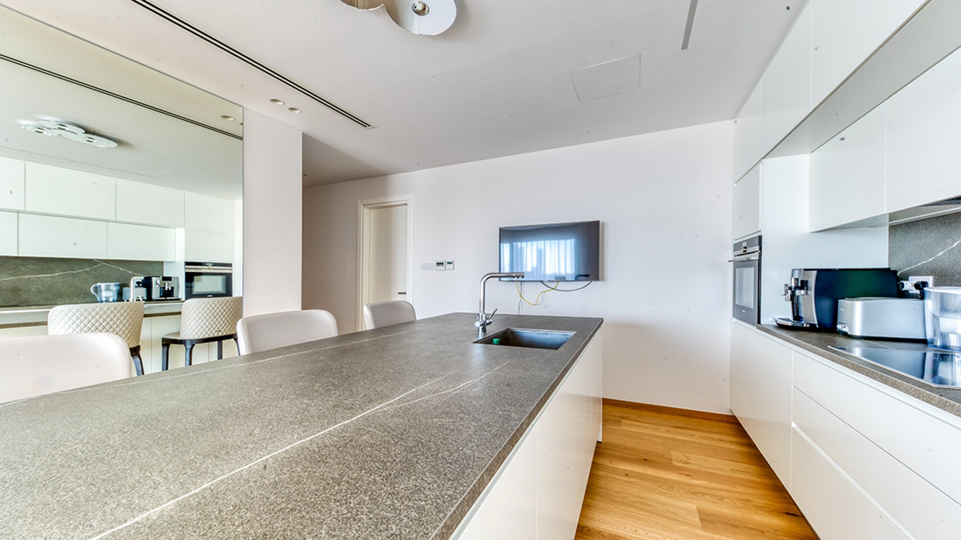 2 bedrooms Penthouse in Limassol, Cyprus No. 28195