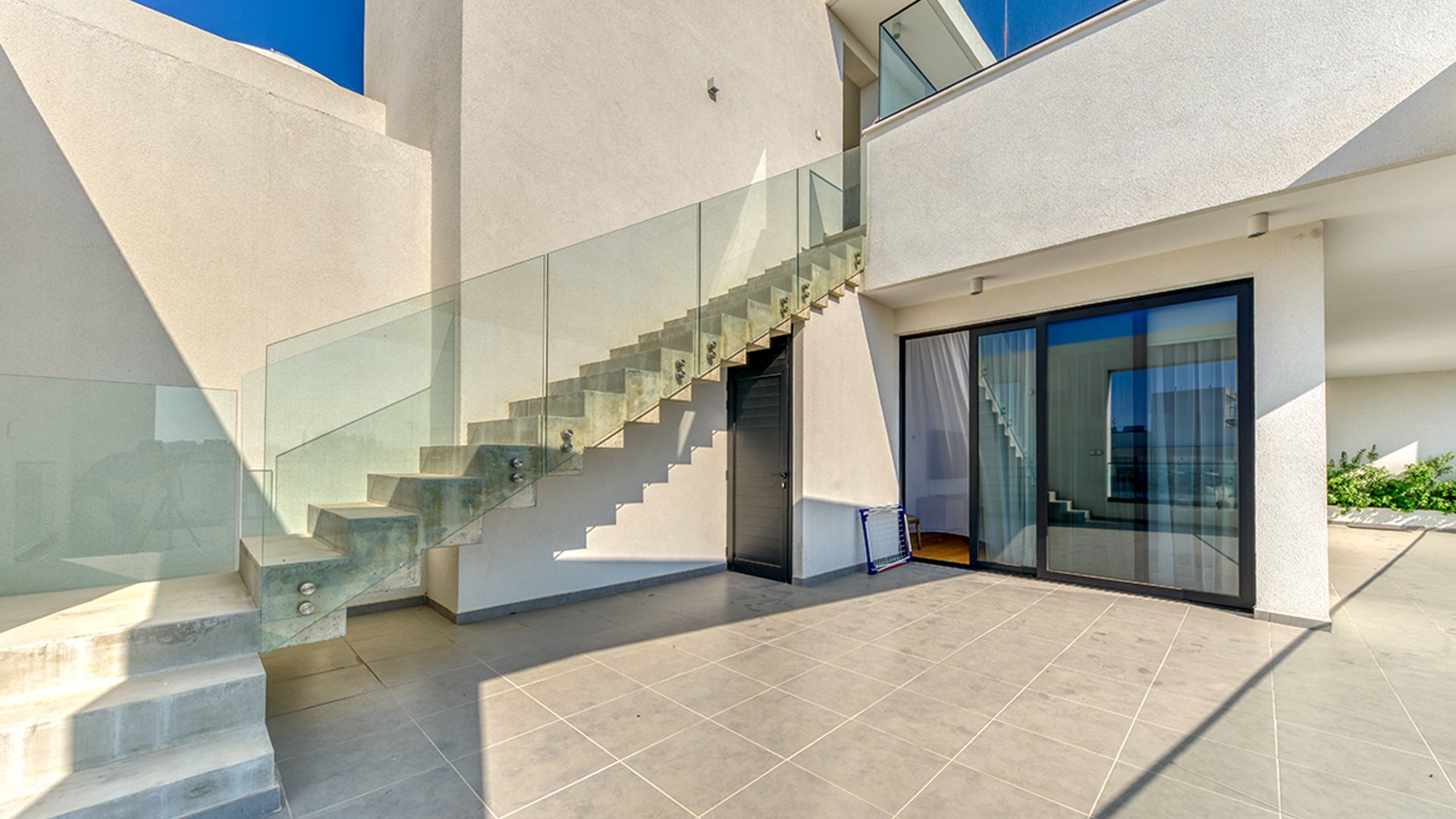 2 bedrooms Penthouse in Limassol, Cyprus No. 28195