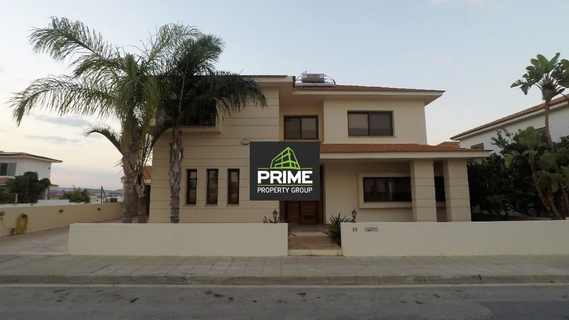 5 bedrooms Villa in Larnaca, Larnaka, Cyprus No. 28194