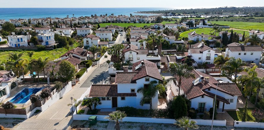 3 bedrooms Villa in Ayia Napa, Ammochostos,  No. 39408