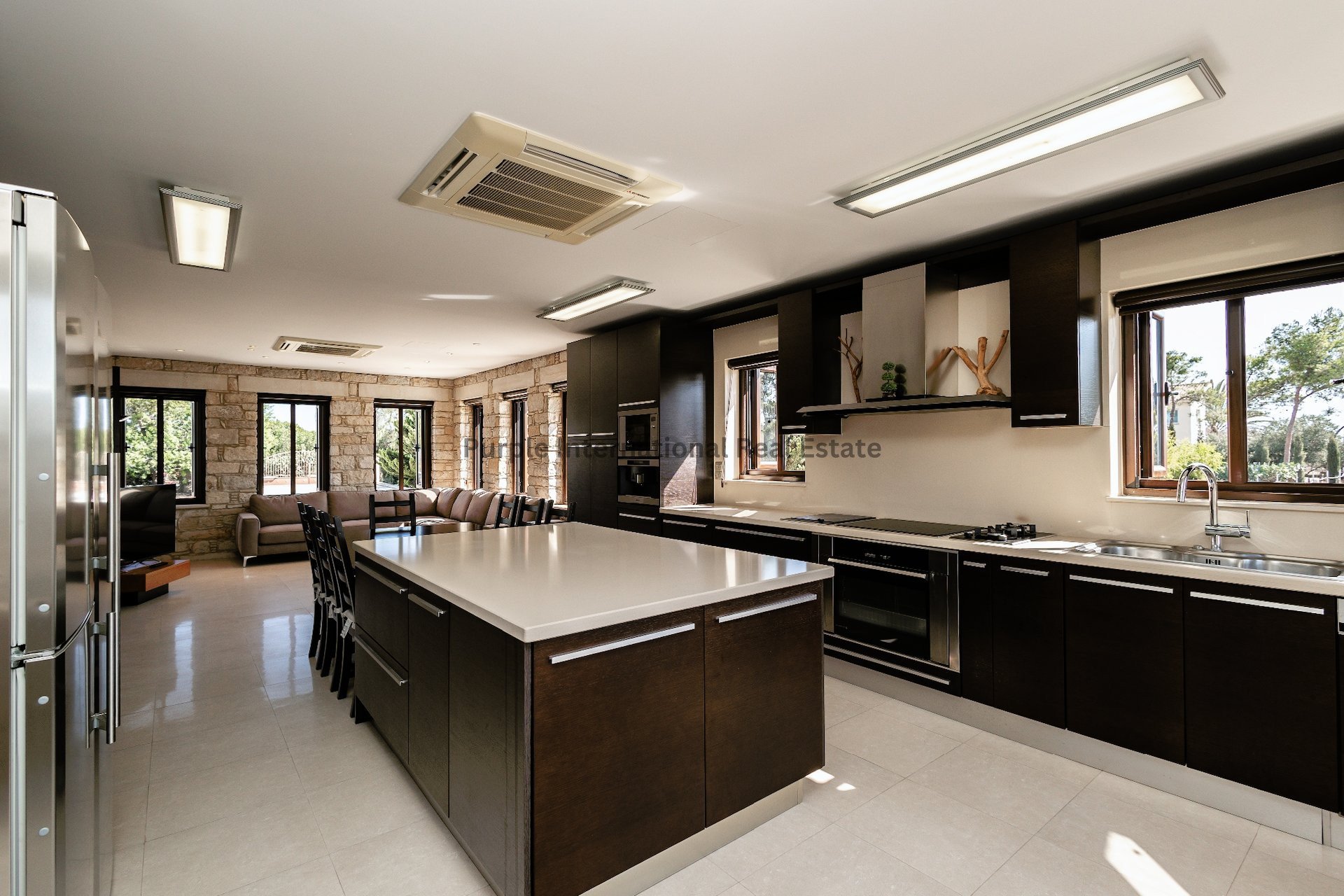 6 bedrooms Villa in Pervolia, Larnaka, Cyprus No. 35055