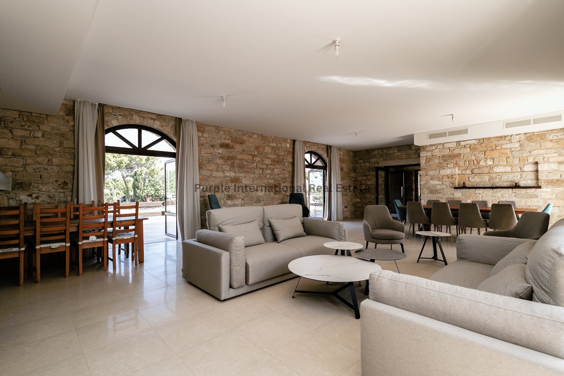6 bedrooms Villa in Pervolia, Larnaka, Cyprus No. 35055