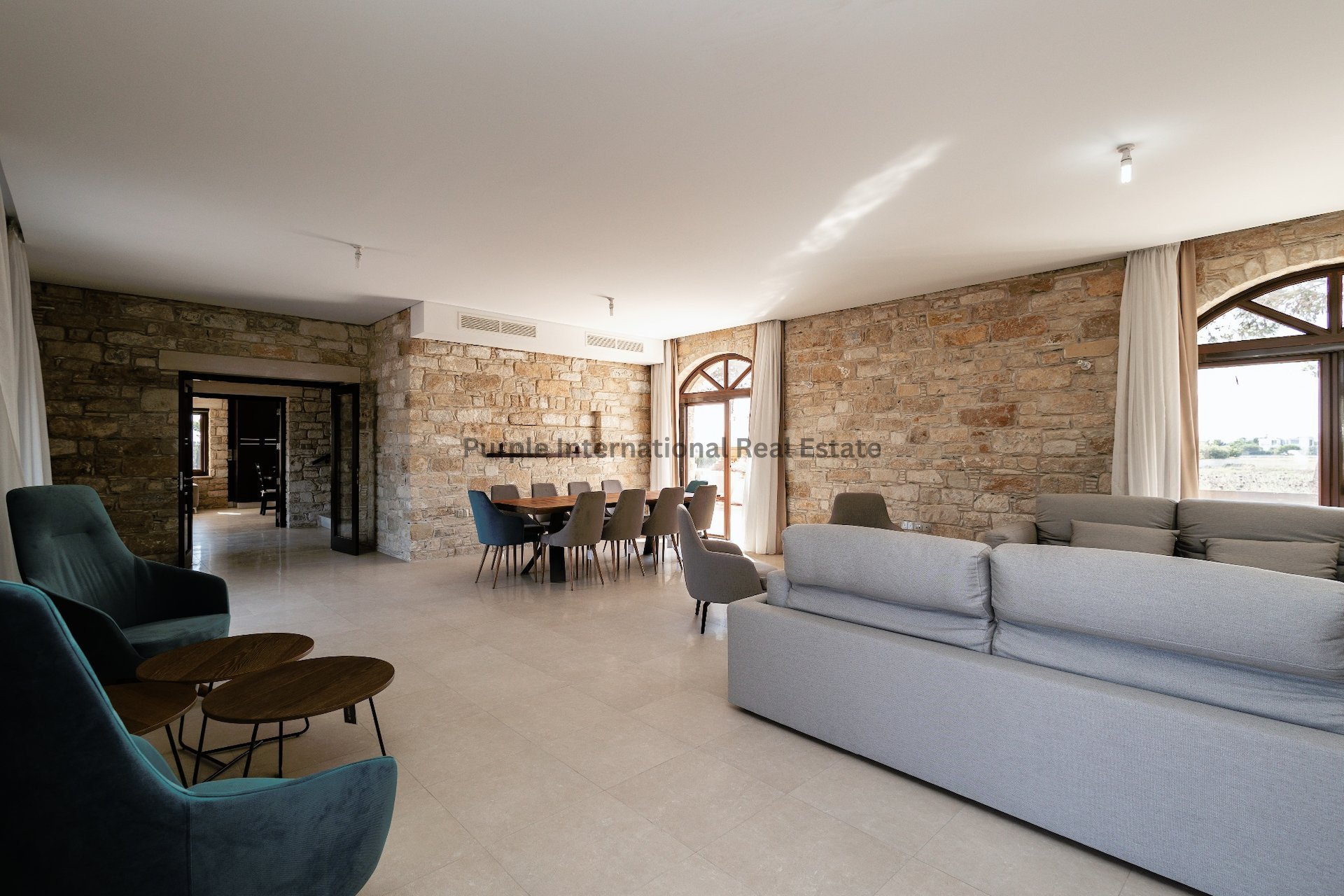 6 bedrooms Villa in Pervolia, Larnaka, Cyprus No. 35055