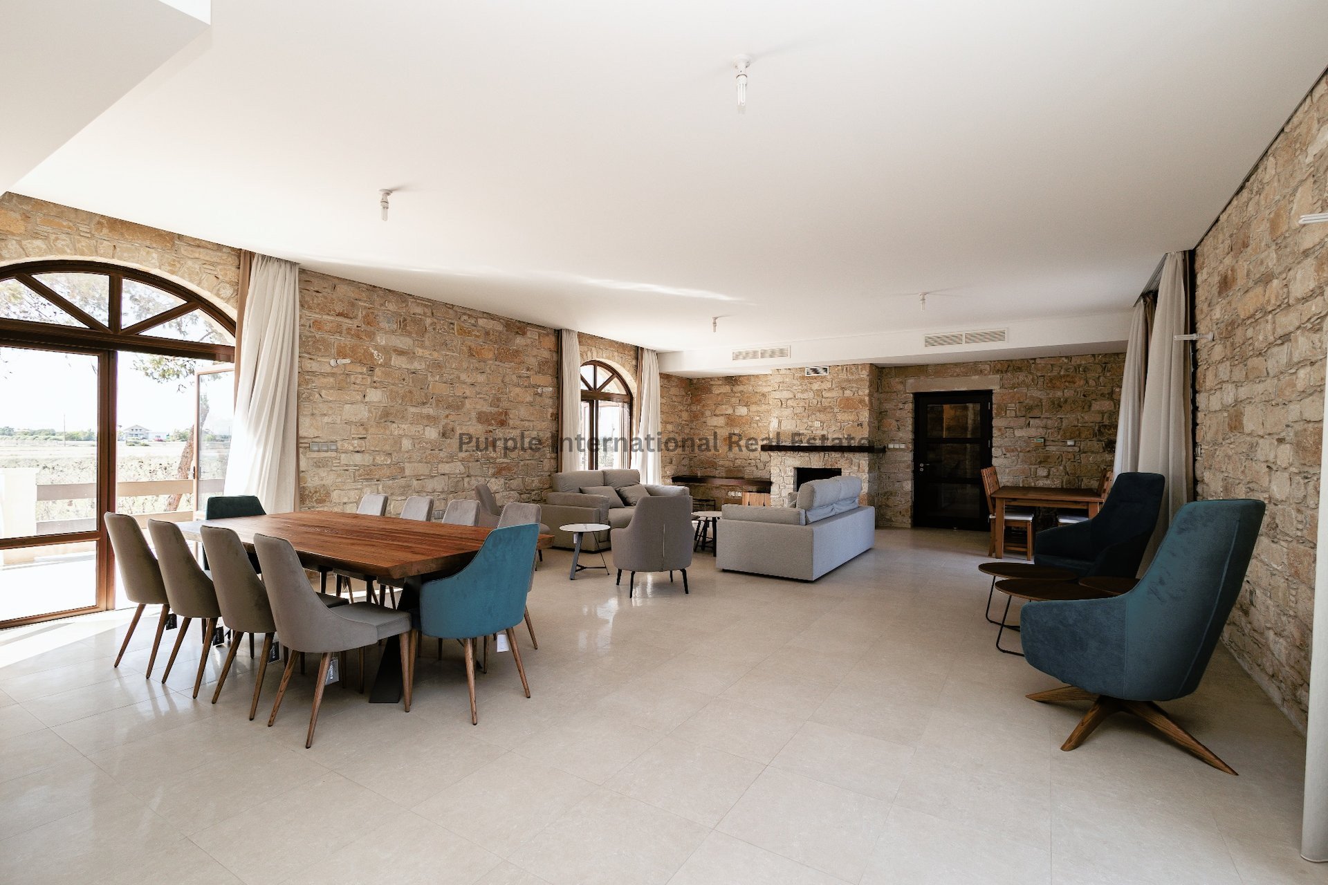 6 bedrooms Villa in Pervolia, Larnaka, Cyprus No. 35055