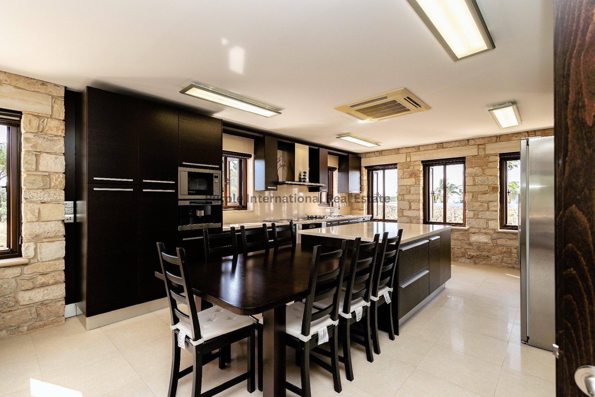 6 bedrooms Villa in Pervolia, Larnaka, Cyprus No. 35055