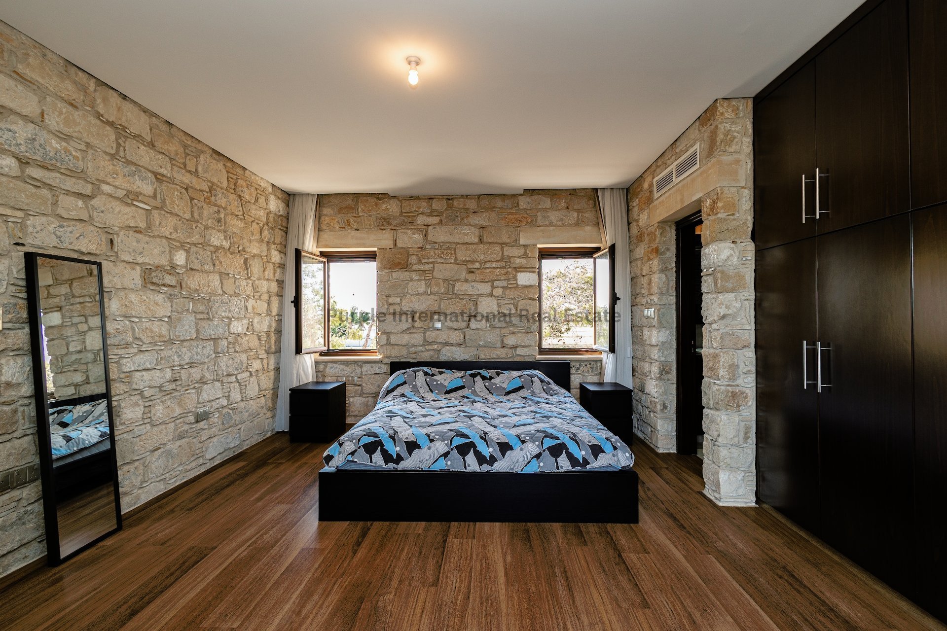 6 bedrooms Villa in Pervolia, Larnaka, Cyprus No. 35055