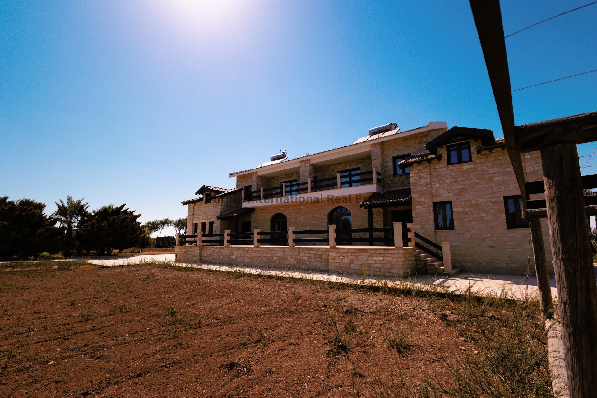 6 bedrooms Villa in Pervolia, Larnaka, Cyprus No. 35055