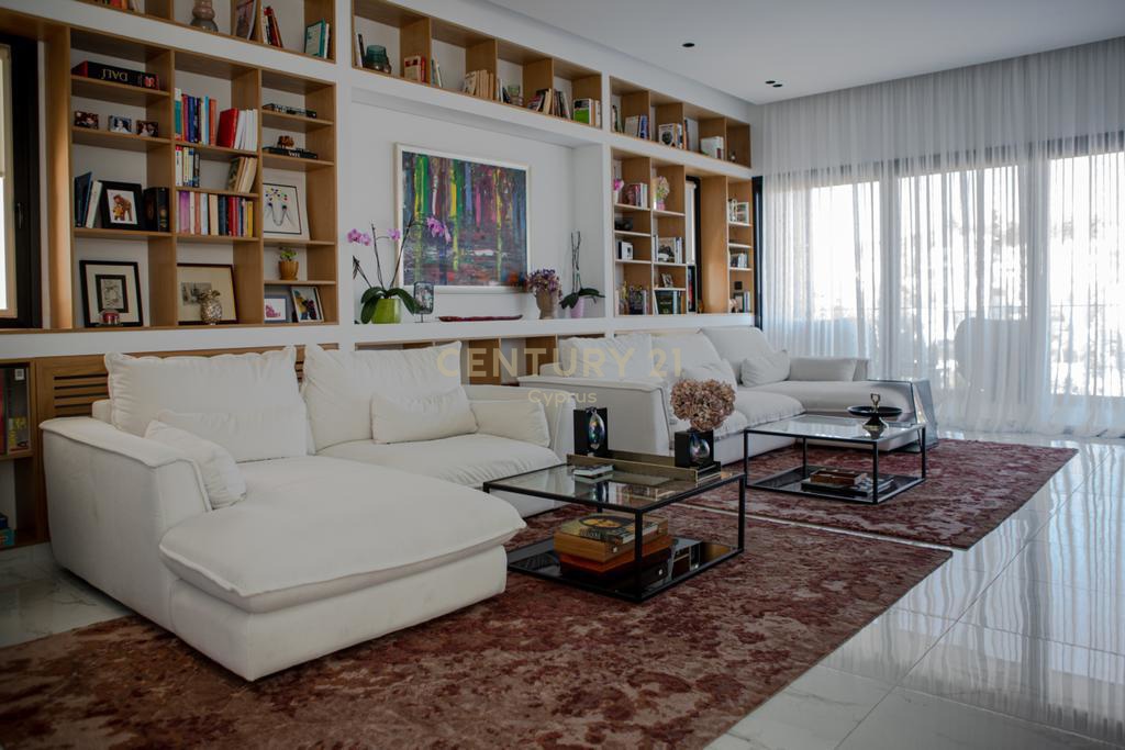 5 bedrooms Villa in Agios Athanasios, Limassol, Cyprus No. 53411