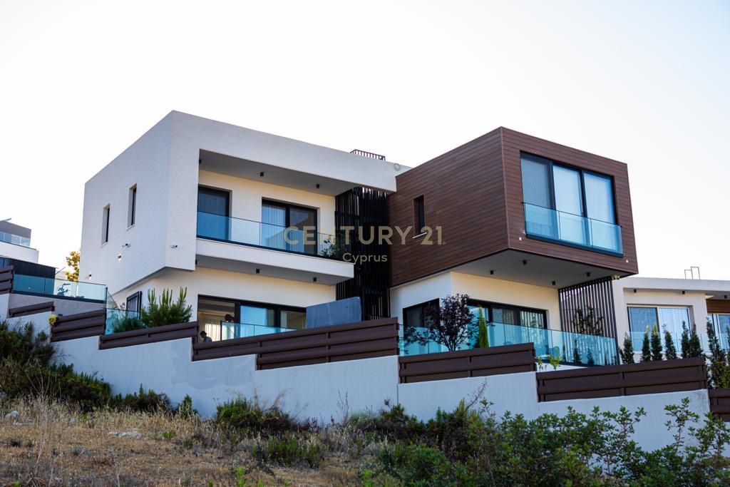 5 bedrooms Villa in Agios Athanasios, Limassol, Cyprus No. 53411