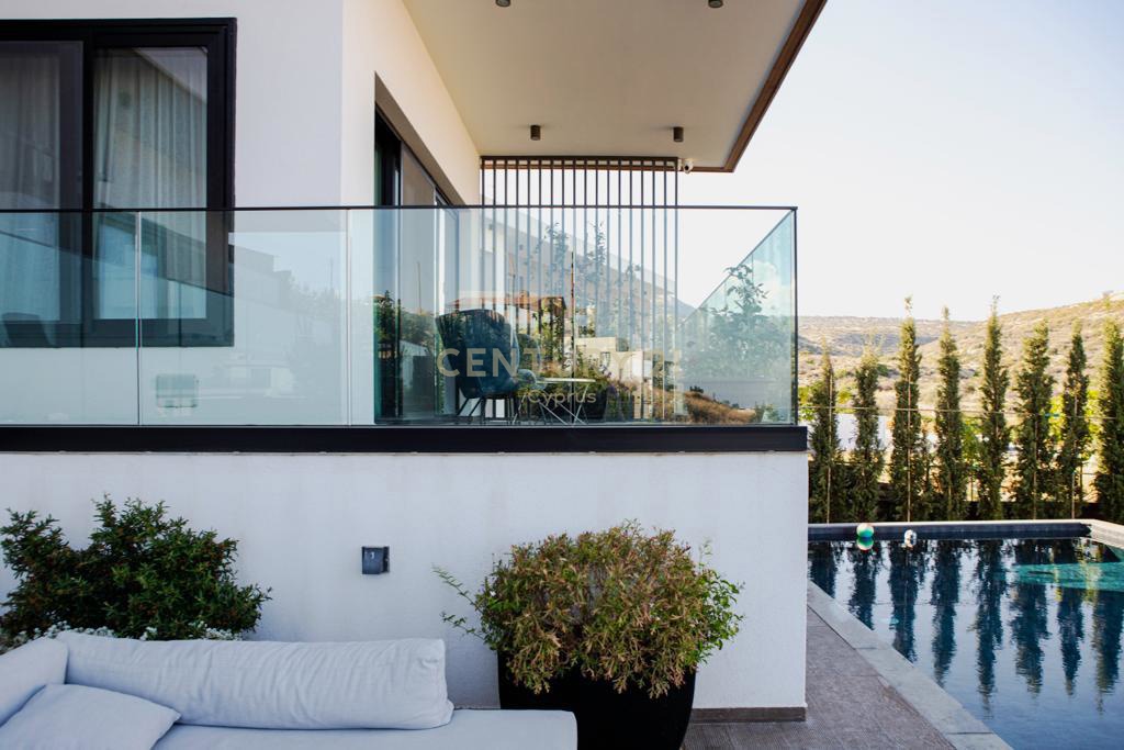 5 bedrooms Villa in Agios Athanasios, Limassol, Cyprus No. 53411