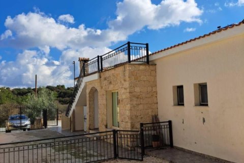 3 bedrooms Bungalow in Kato Kivides, Limassol,  No. 46157 6