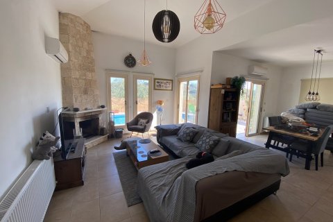 3 bedrooms Bungalow in Kato Kivides, Limassol,  No. 46157 2