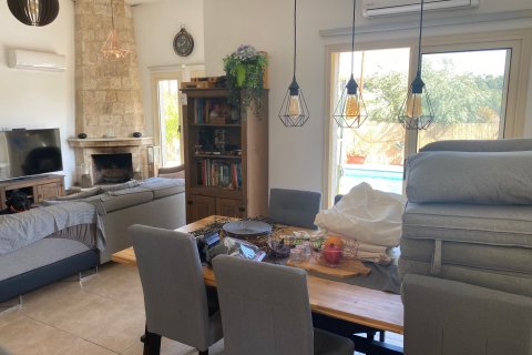 3 bedrooms Bungalow in Kato Kivides, Limassol,  No. 46157