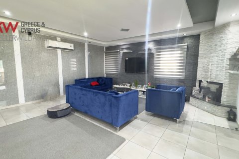 7 bedrooms Townhouse in Larnaka,  No. 39567 11