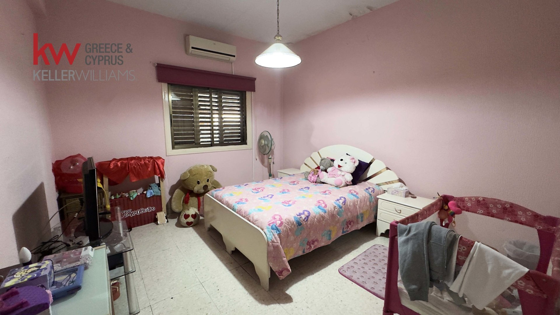 7 bedrooms Townhouse in Larnaka, Cyprus No. 39567