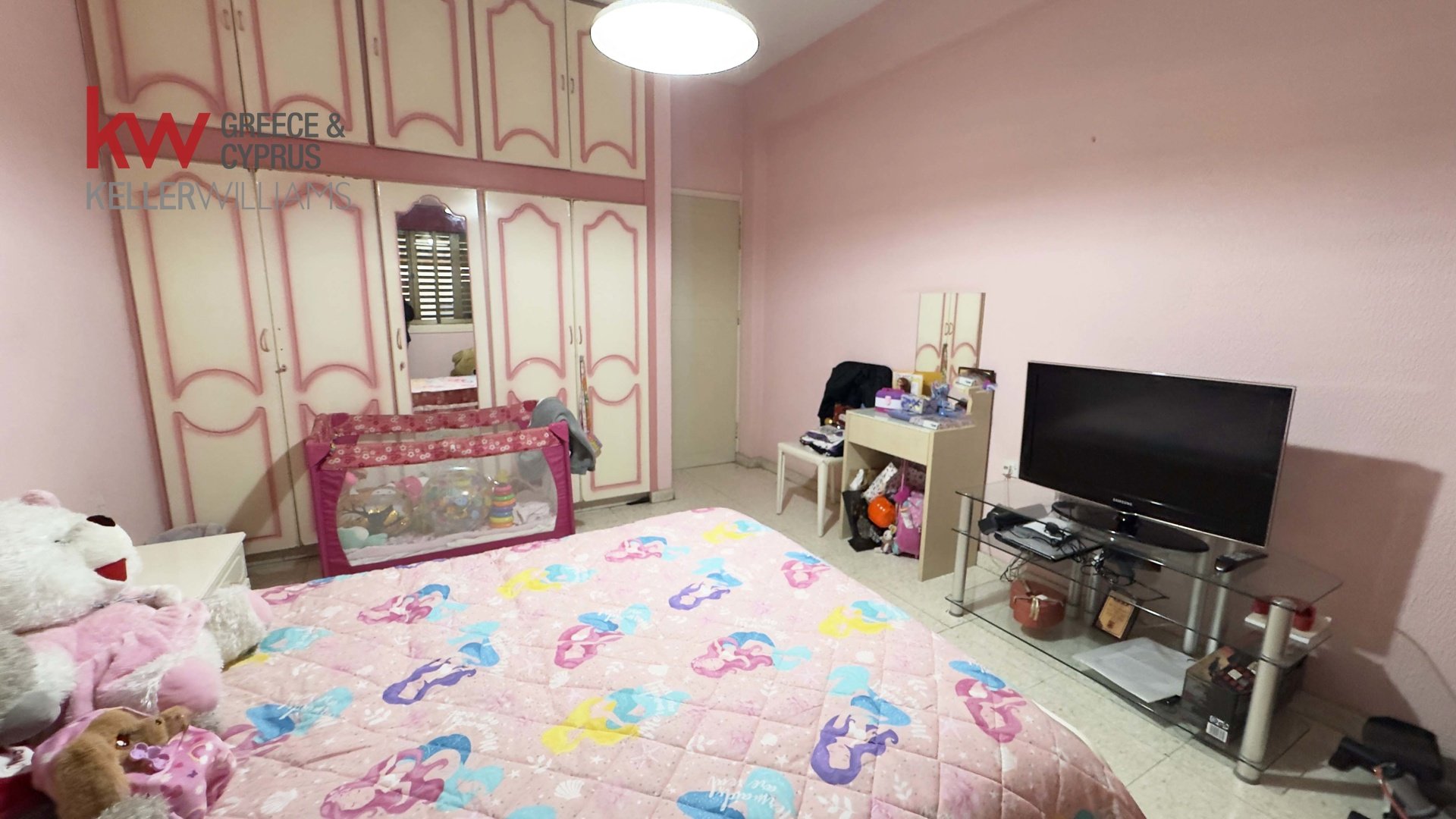 7 bedrooms Townhouse in Larnaka, Cyprus No. 39567