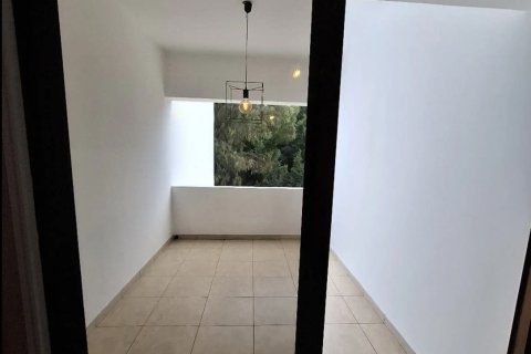 2 bedrooms Apartment in Larnaca, Larnaka, No. 39565 9