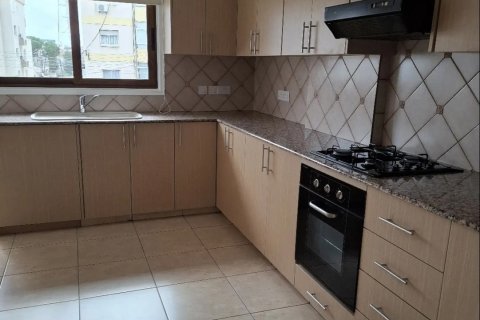 2 bedrooms Apartment in Larnaca, Larnaka, No. 39565 7