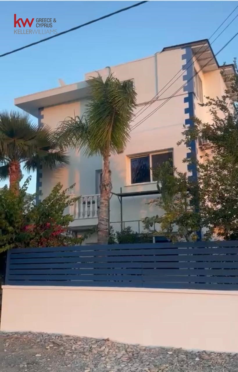 4 bedrooms Villa in Zygi, Larnaka, Cyprus No. 39564