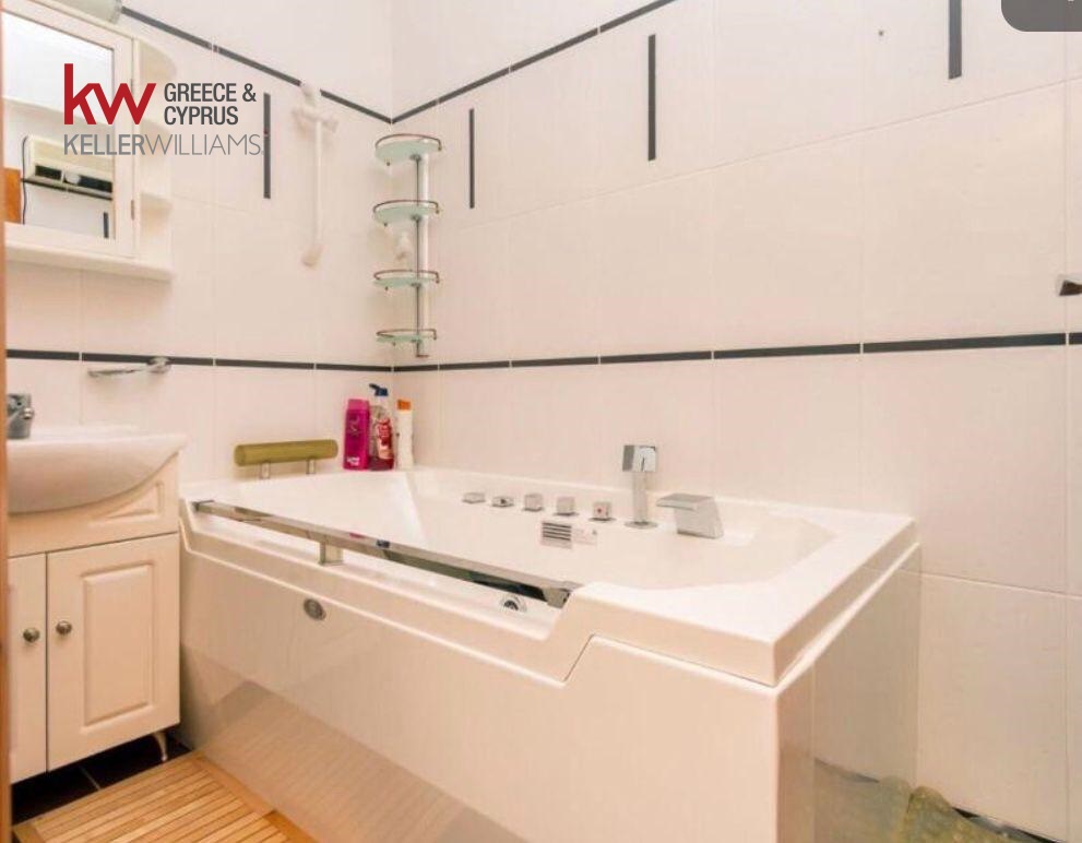 4 bedrooms Villa in Zygi, Larnaka, Cyprus No. 39564
