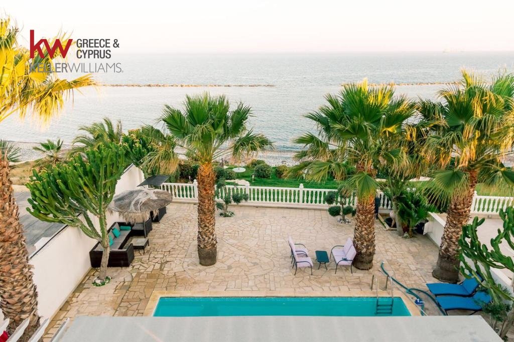 4 bedrooms Villa in Zygi, Larnaka, Cyprus No. 39564
