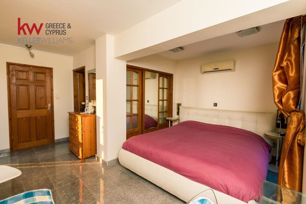 4 bedrooms Villa in Zygi, Larnaka, Cyprus No. 39564